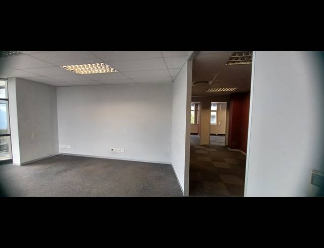 335M² OFFICE TO LET IN SANDHURST